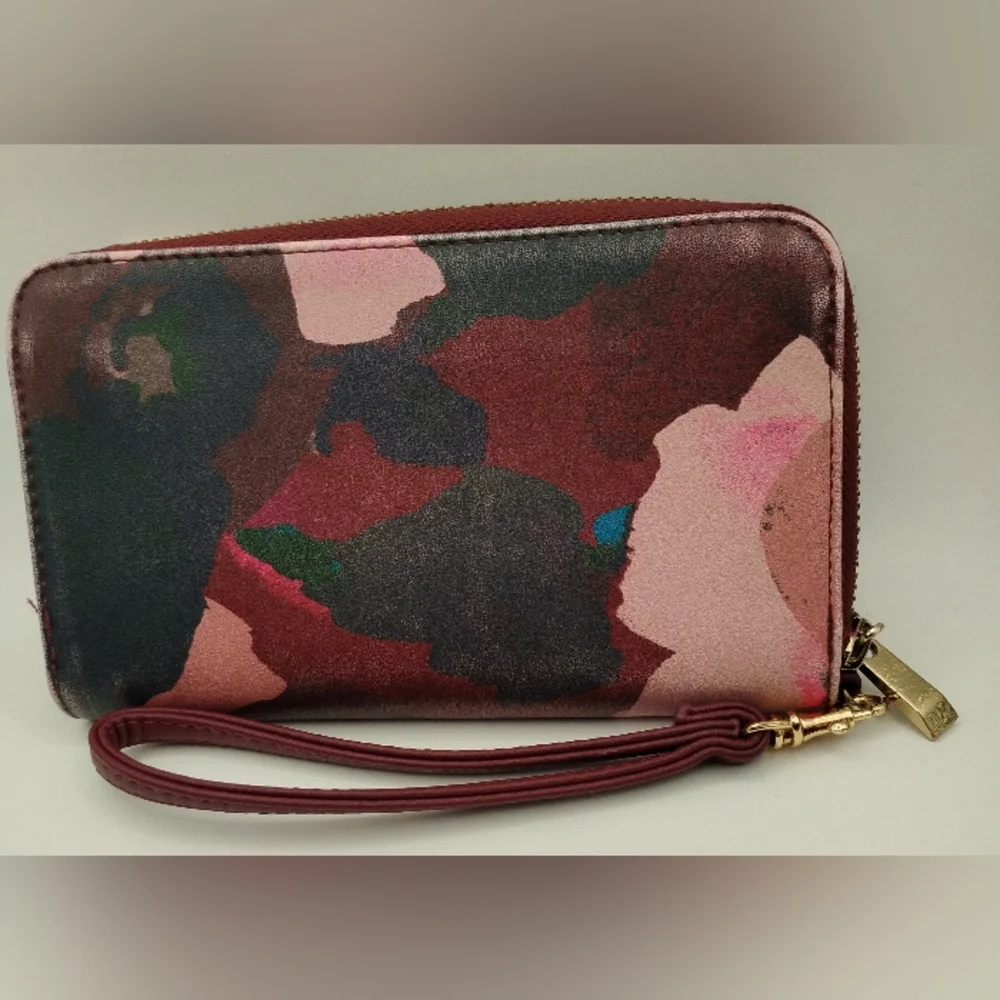 A New Day Elegant Floral Women's Wristlet 🎁 - Picture 1 of 5